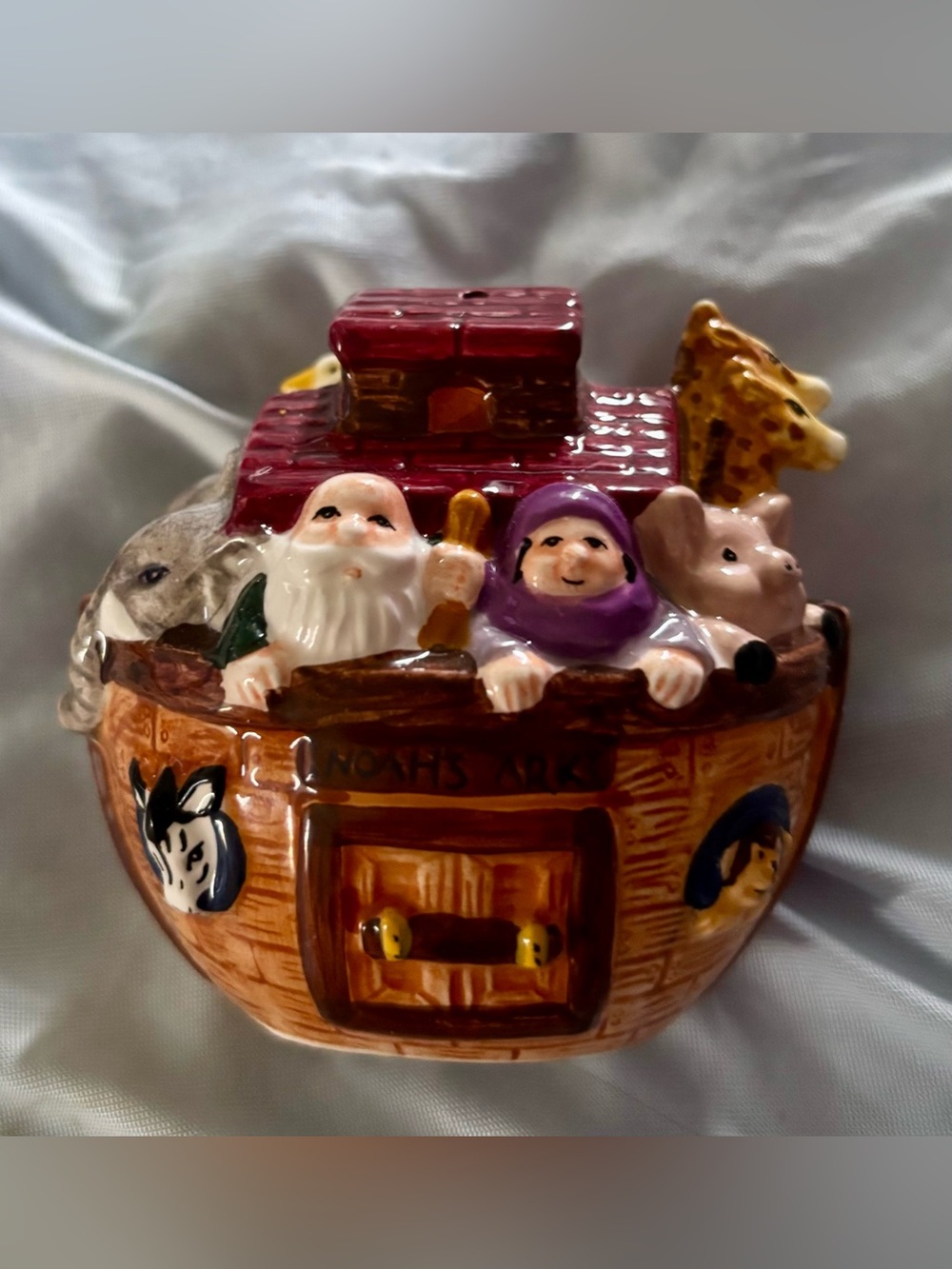 Vintage Harry & DavidNoah's Ark Ceramic Salt OR pepper shaker. Collectible Decor